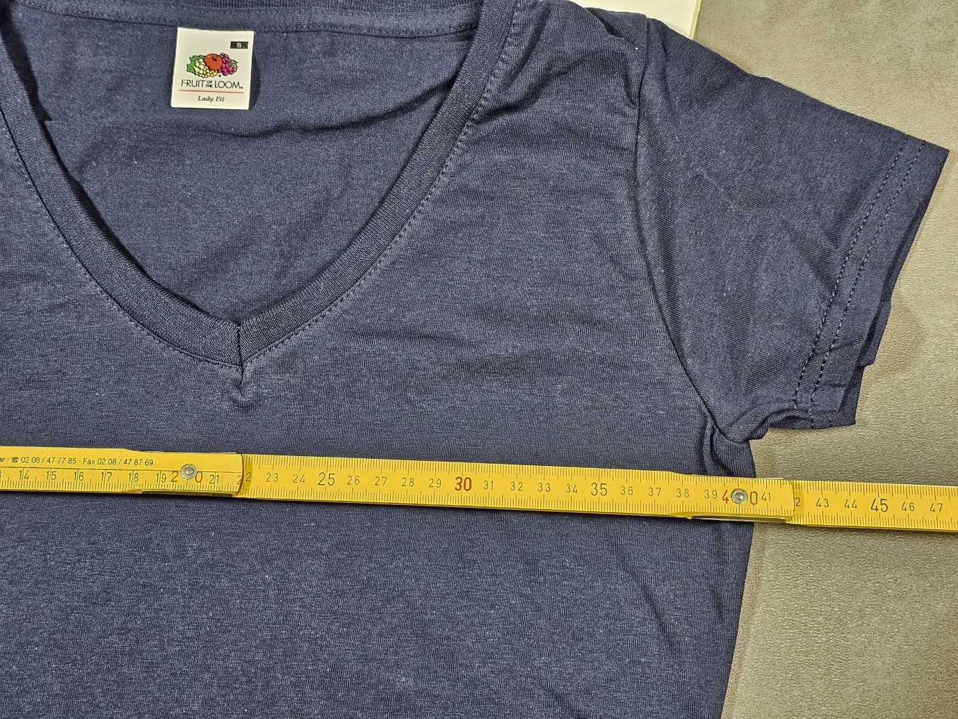 Fruit of the Loom Lady-Fit V-Neck T-Shirt Dunkelblau – Größe S – Bild 8