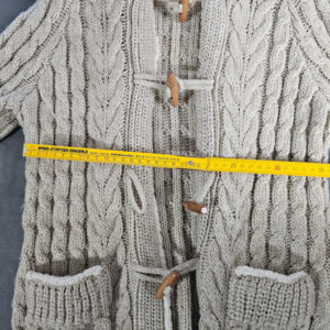 Strickjacke mit Kapuze & Holzknöpfen | Beige | Gr. M | 079