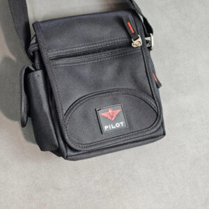 Pilot Umhängetasche schwarz – Schultertasche mit Logo | 402
