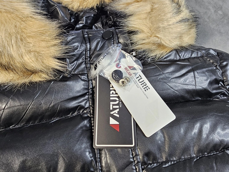 Damen Winterjacke ATURE – Größe L – Neu mit Etikett – Warm, Elegant & Kunstfellkapuze | RQW-6817