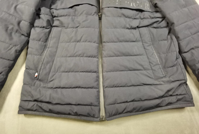 Tommy Hilfiger Herren Steppjacke Winterjacke Dunkelblau Gr. S mit Kapuze | 848