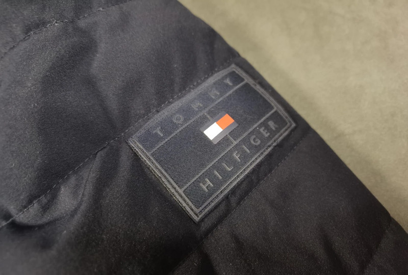 Tommy Hilfiger Herren Steppjacke Winterjacke Dunkelblau Gr. S mit Kapuze | 848