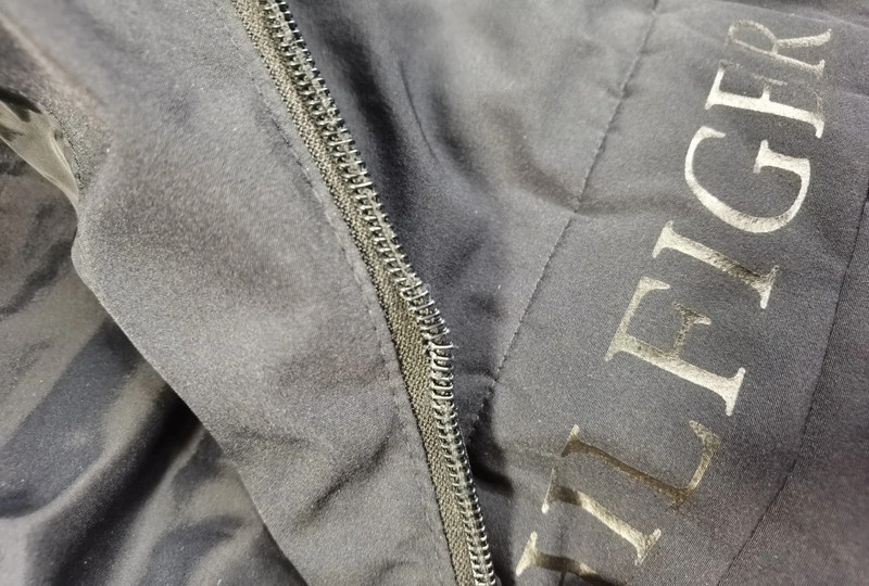 Tommy Hilfiger Herren Steppjacke Winterjacke Dunkelblau Gr. S mit Kapuze | 848