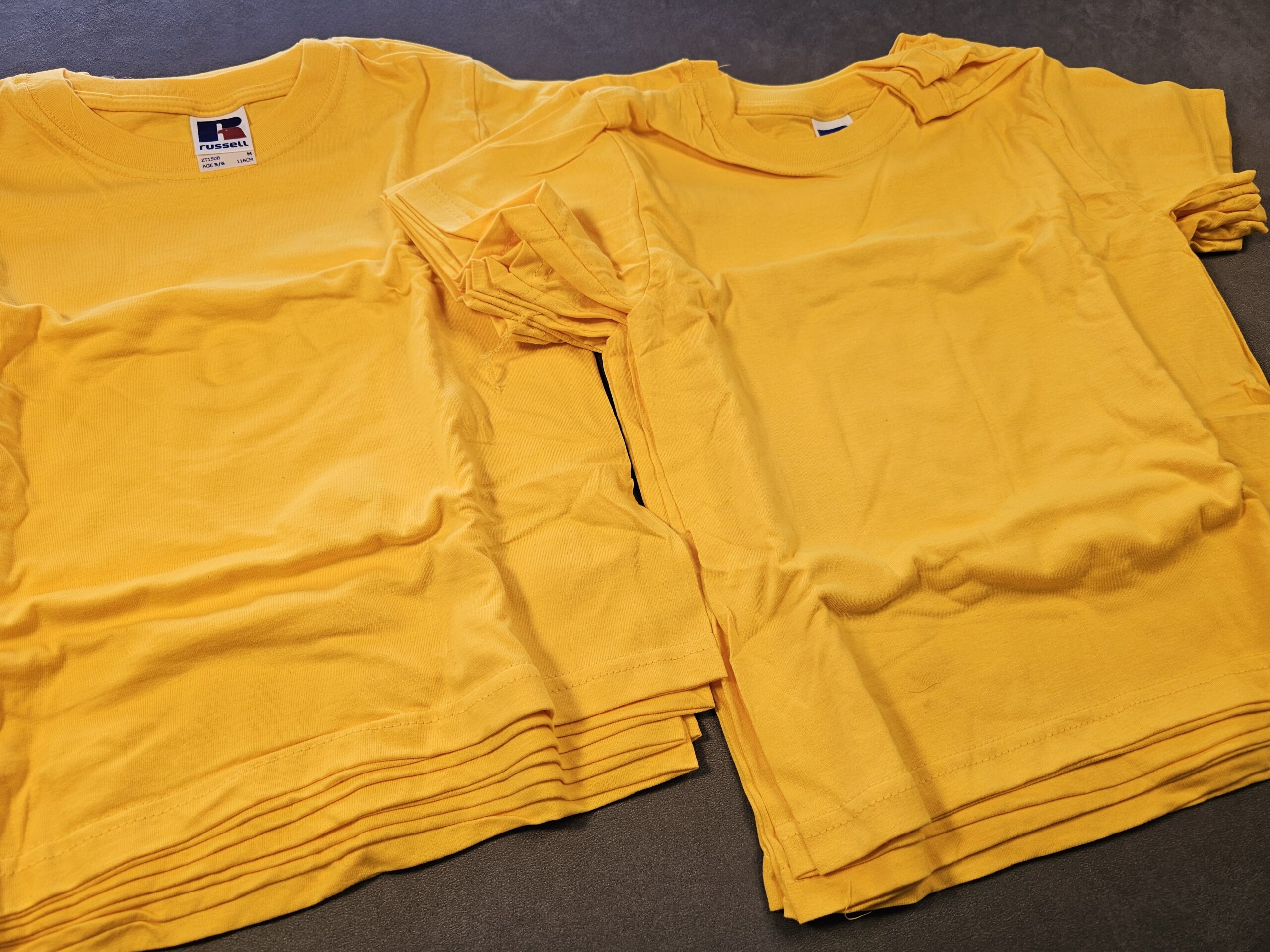 100 stück Joblot Russell Kinder T-Shirt | Größe 116 (5–6 Jahre) | Gelb | Set – Bild 3
