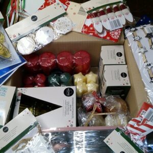 Gemischtes Weihnachtskerzen-Paket in Rot, Grün und Creme – Neu