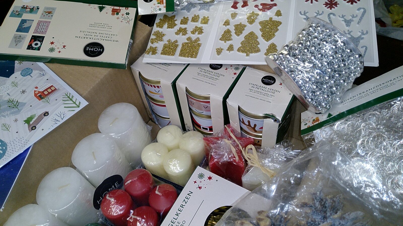 Gemischtes Kerzen- und Weihnachtsdeko-Paket – Restposten, Neu – Bild 2